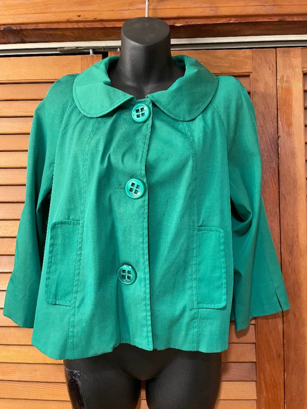 Adorable  Vertigo Paris Kelly green swing jacket